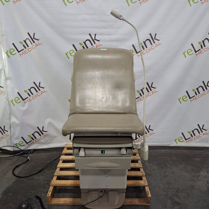 Midmark 223 Hi-Lo Power Barrier Free Procedure Exam Table