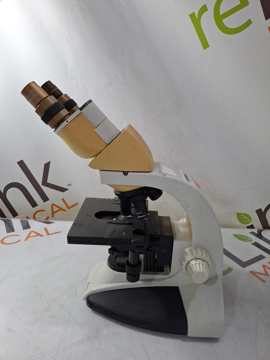 Leica DME Binocular Microscope