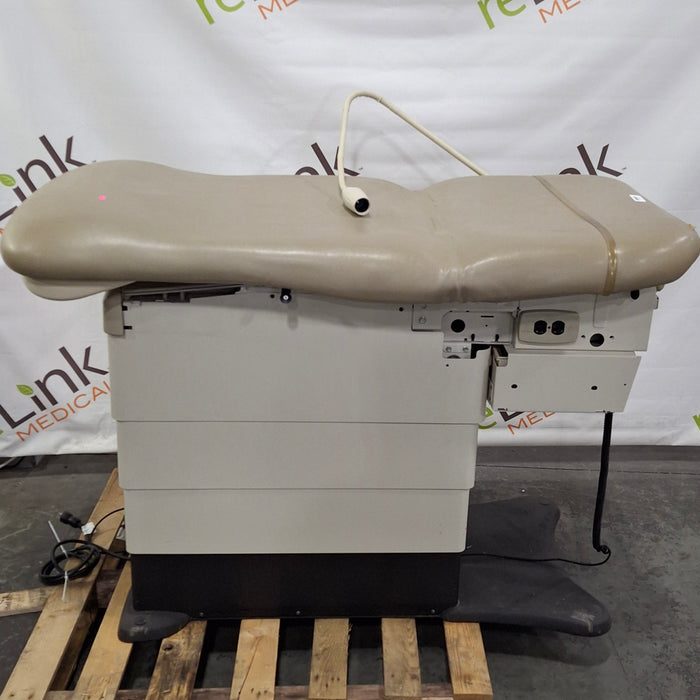 Midmark 625 Barrier-Free Power Exam Table