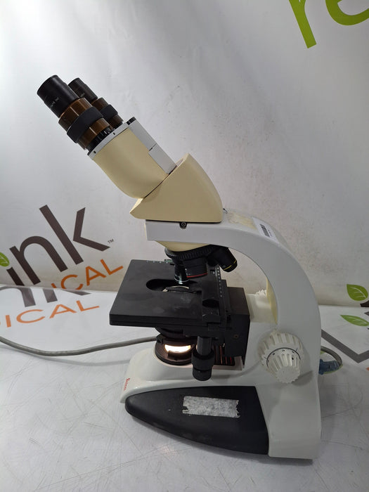 Leica DME Binocular Microscope