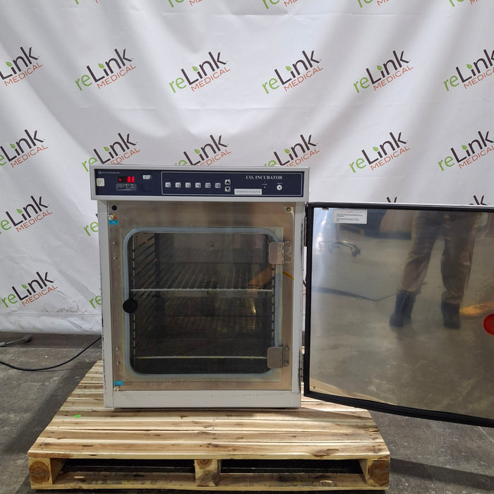Lab-Line Barnstead 460 CO2 Incubator