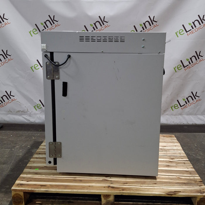 Lab-Line Barnstead 460 CO2 Incubator
