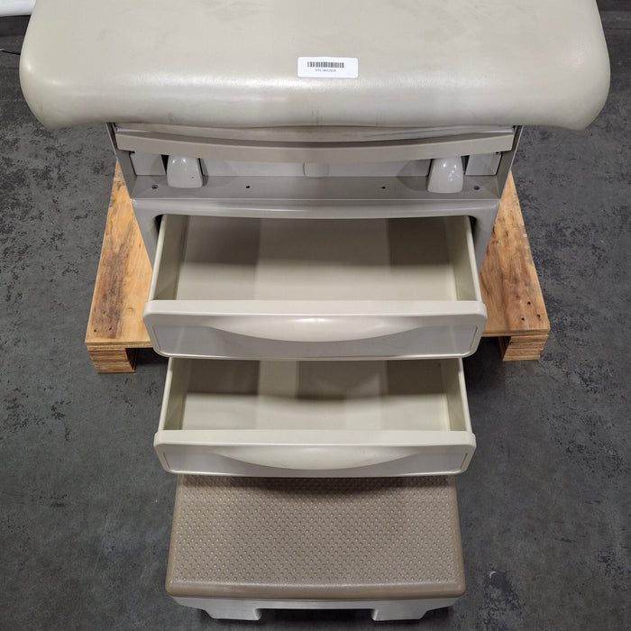 Midmark 204 Exam Table