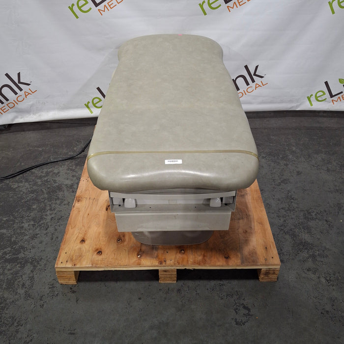 Midmark 223 Hi-Lo Power Barrier Free Procedure Exam Table
