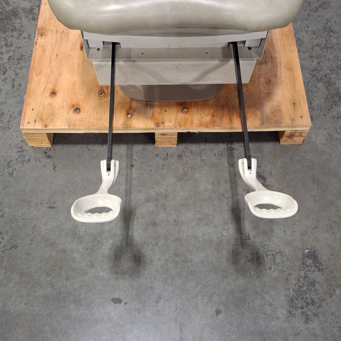 Midmark 223 Hi-Lo Power Barrier Free Procedure Exam Table