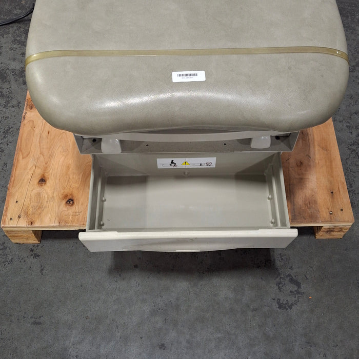 Midmark 223 Hi-Lo Power Barrier Free Procedure Exam Table