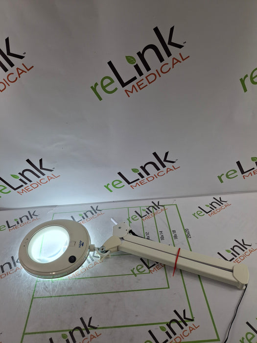 Aven, Inc. Magnifying Light