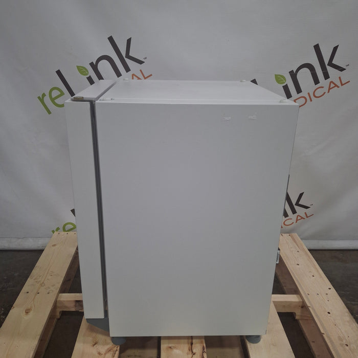 Thermo Scientific IMH60 Heratherm Incubator