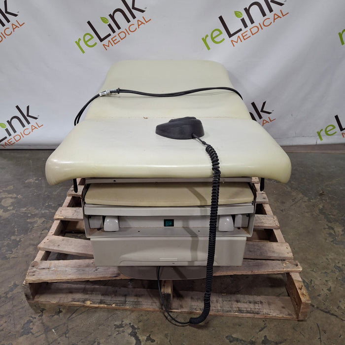 Midmark 223 Hi-Lo Power Barrier Free Procedure Exam Table