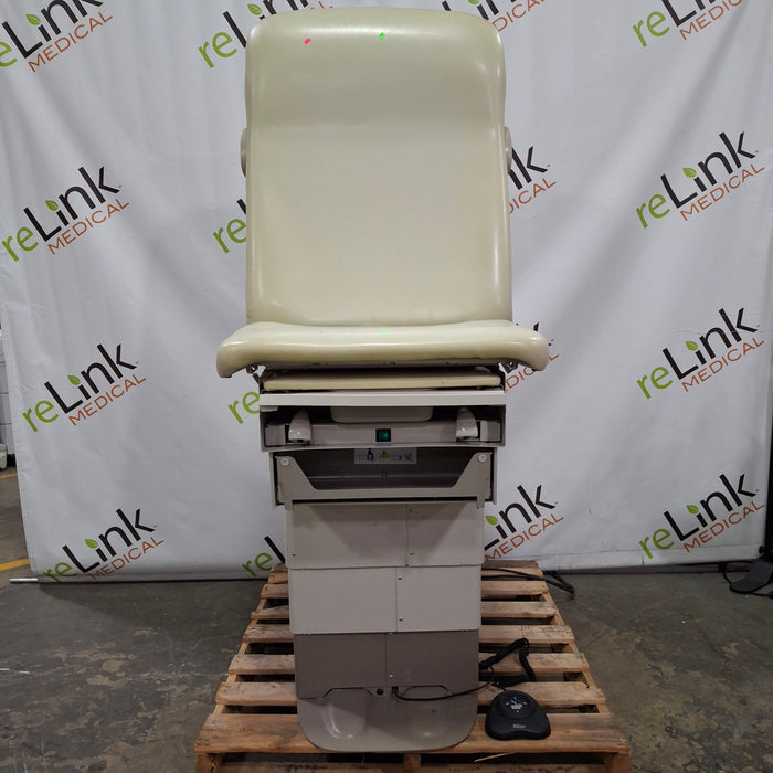 Midmark 223 Hi-Lo Power Barrier Free Procedure Exam Table