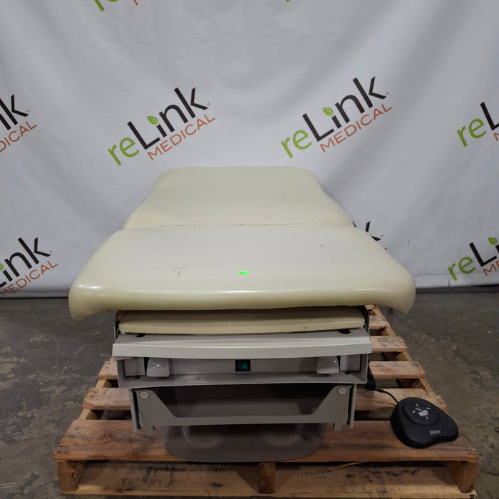 Midmark 223 Hi-Lo Power Barrier Free Procedure Exam Table