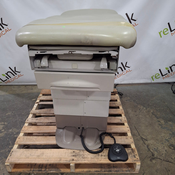 Midmark 223 Hi-Lo Power Barrier Free Procedure Exam Table