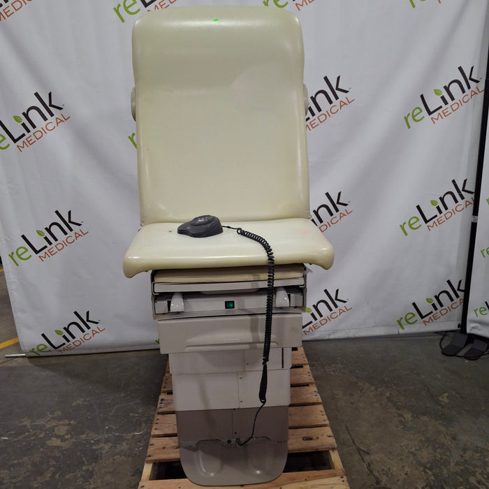 Midmark 223 Hi-Lo Power Barrier Free Procedure Exam Table