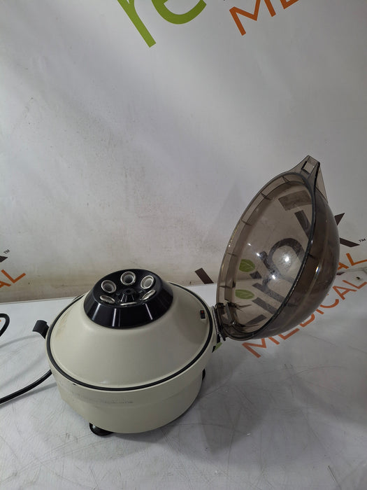 Clay Adams Compact 2 centrifuge
