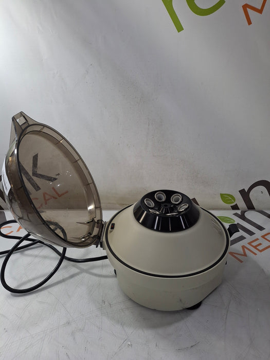 Clay Adams Compact 2 centrifuge