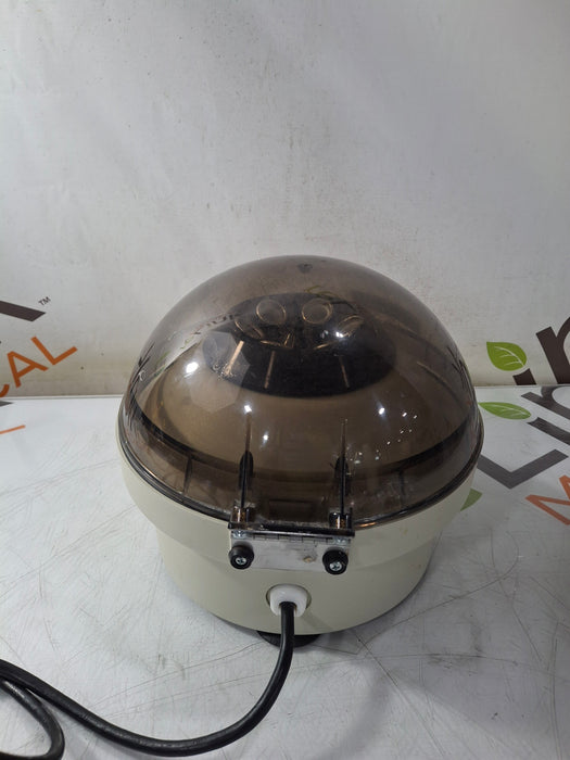 Clay Adams Compact 2 centrifuge