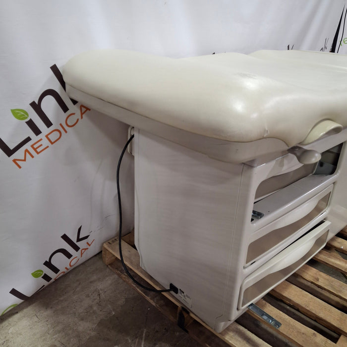 Midmark 204 Exam Table