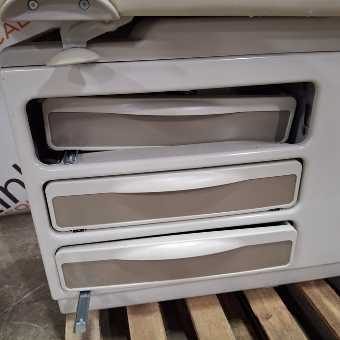 Midmark 204 Exam Table