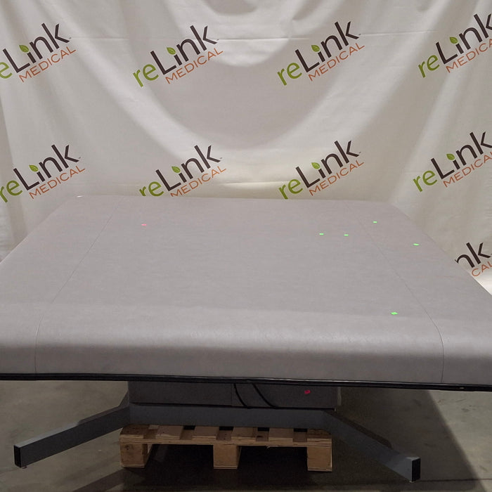 Hill Laboratories Co. Hill Adjustable Chiropractic Table