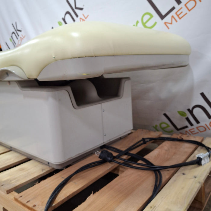 Midmark 223 Hi-Lo Power Barrier Free Procedure Exam Table
