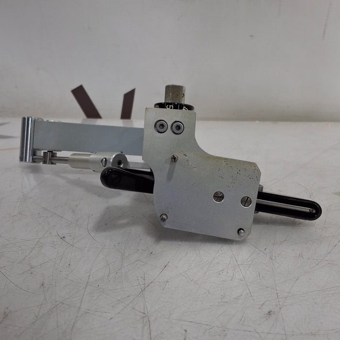 Haag-Streit Model 870 Applanation Tonometer