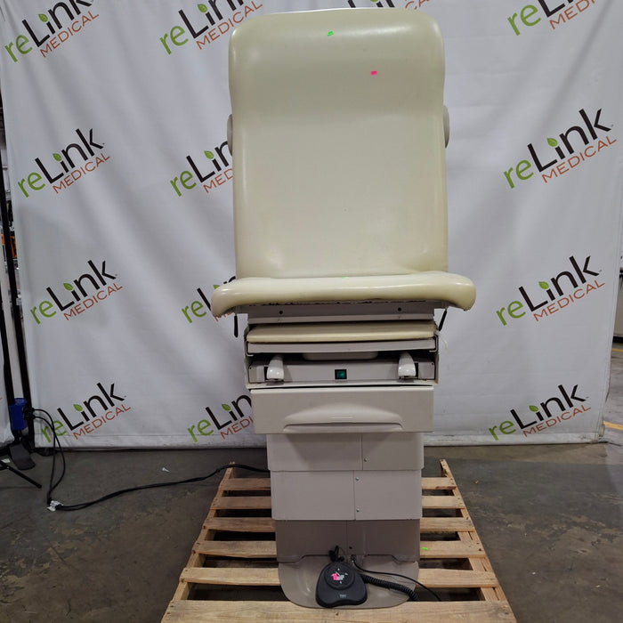 Midmark 223 Hi-Lo Power Barrier Free Procedure Exam Table