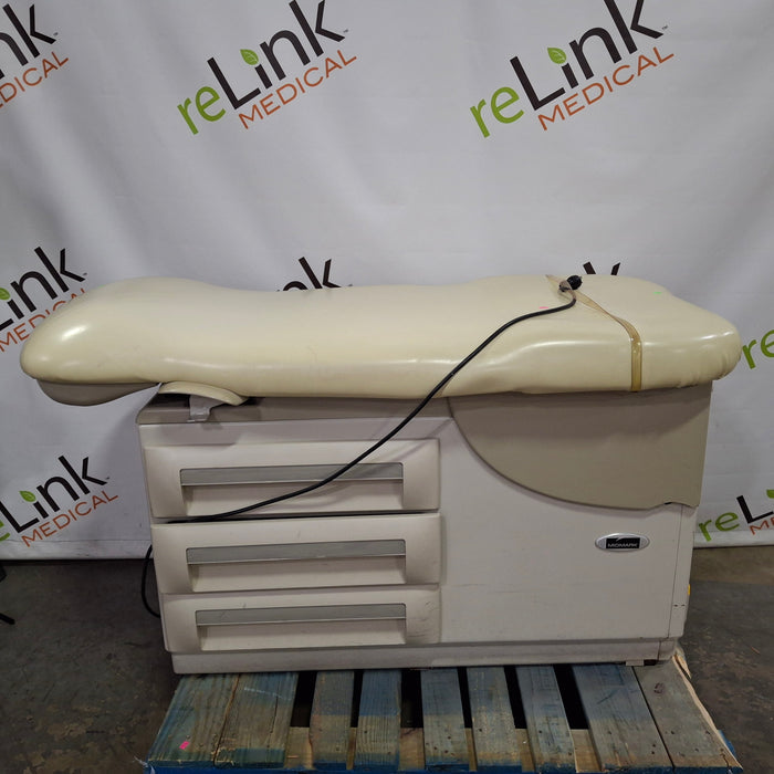 Midmark 604 Manual Examination Table