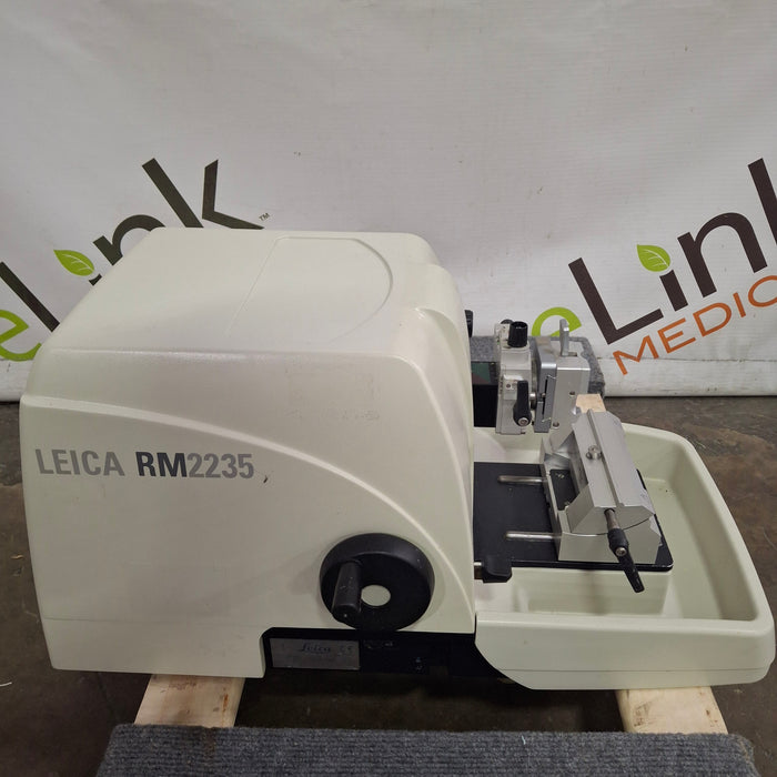 Leica RM2235 Manual Rotary Microtome