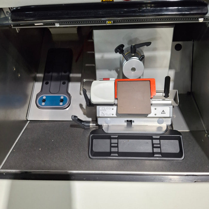 Leica CM1860 UV Cryostat