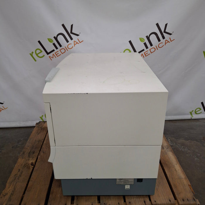 Becton Dickinson FACSCalibur Flow Cytometer Cell Analysis