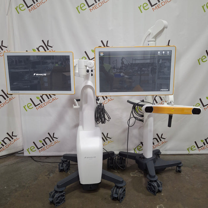 Brainlab, Inc. Curve Dual Display Curve Dual Display + Camera Cart