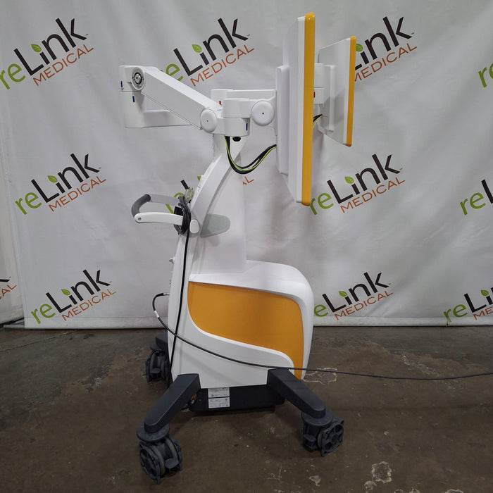 Brainlab, Inc. Curve Dual Display Curve Dual Display + Camera Cart