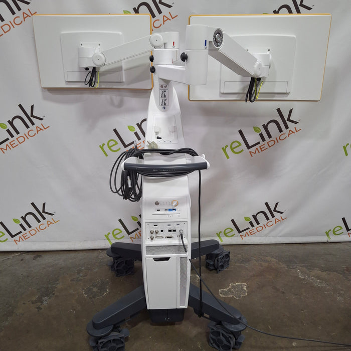 Brainlab, Inc. Curve Dual Display Curve Dual Display + Camera Cart