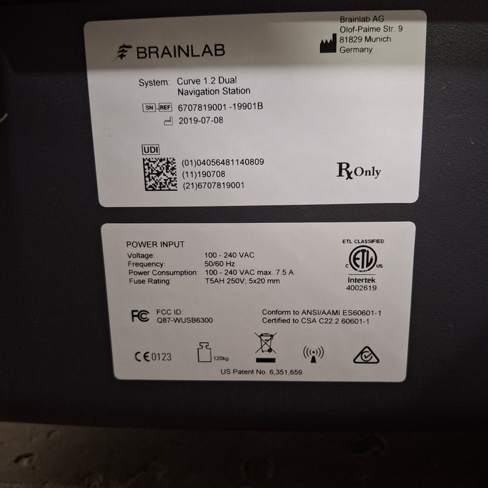 Brainlab, Inc. Curve Dual Display Curve Dual Display + Camera Cart