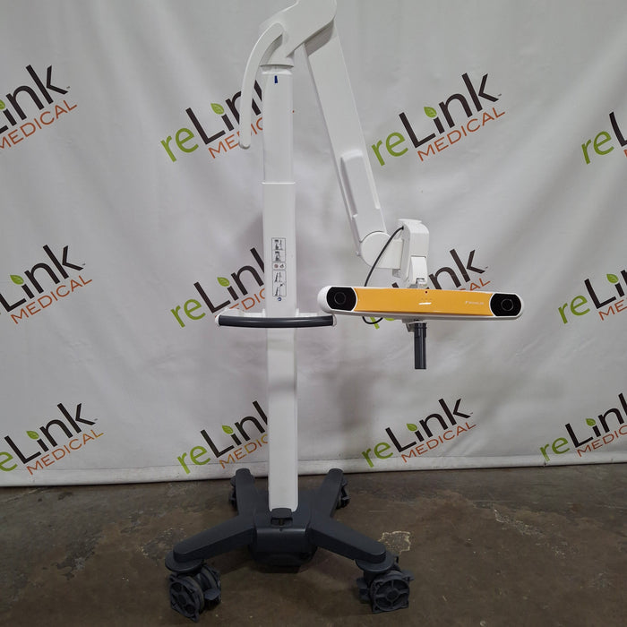 Brainlab, Inc. Curve Dual Display Curve Dual Display + Camera Cart