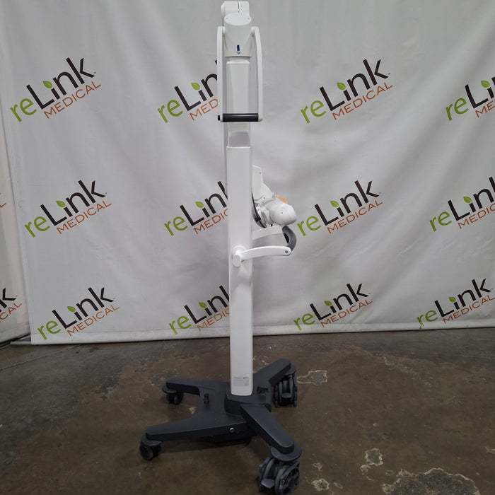 Brainlab, Inc. Curve Dual Display Curve Dual Display + Camera Cart
