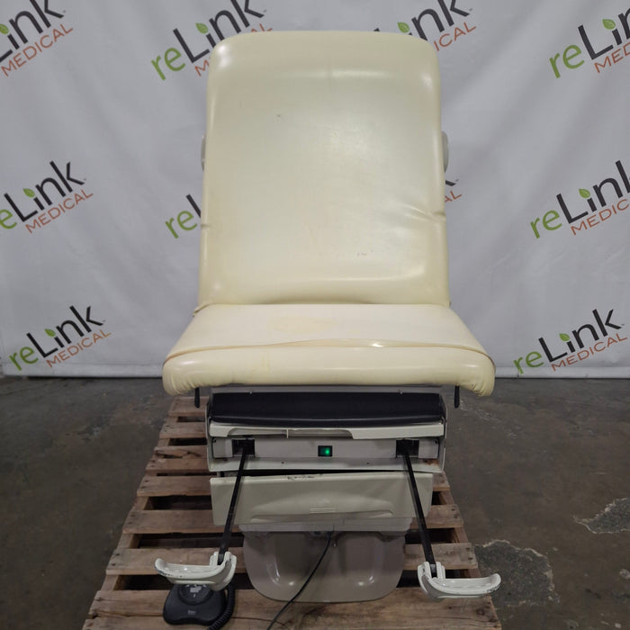 Midmark 223 Hi-Lo Power Barrier Free Procedure Exam Table