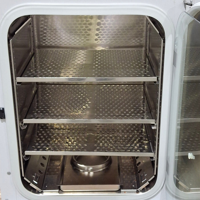 Binder Gmbh CB 210 CO2 Incubator
