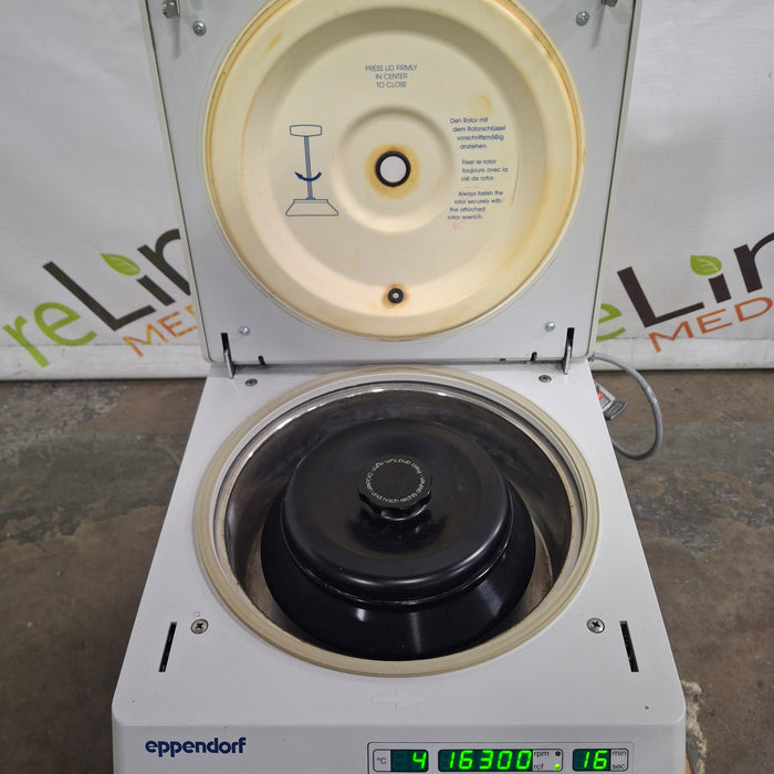 Eppendorf 5417R Centrifuge