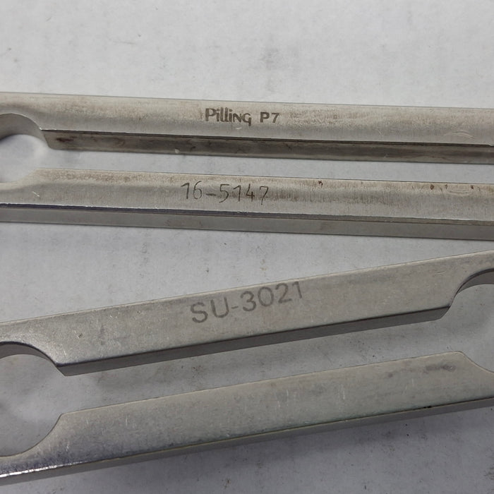 V. Mueller Upper Hand Surgical Retractor Table Posts and Horizontal Post Set