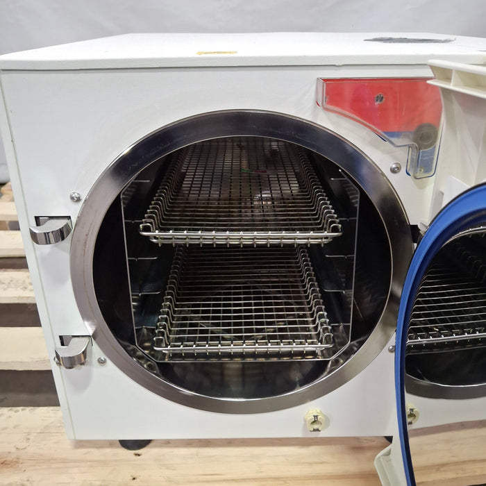 Tuttnauer EZ11 Plus Autoclave