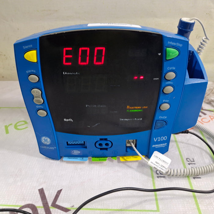 GE Healthcare Dinamap V100 - NIBP, SpO2, Temp Vital Signs Monitor