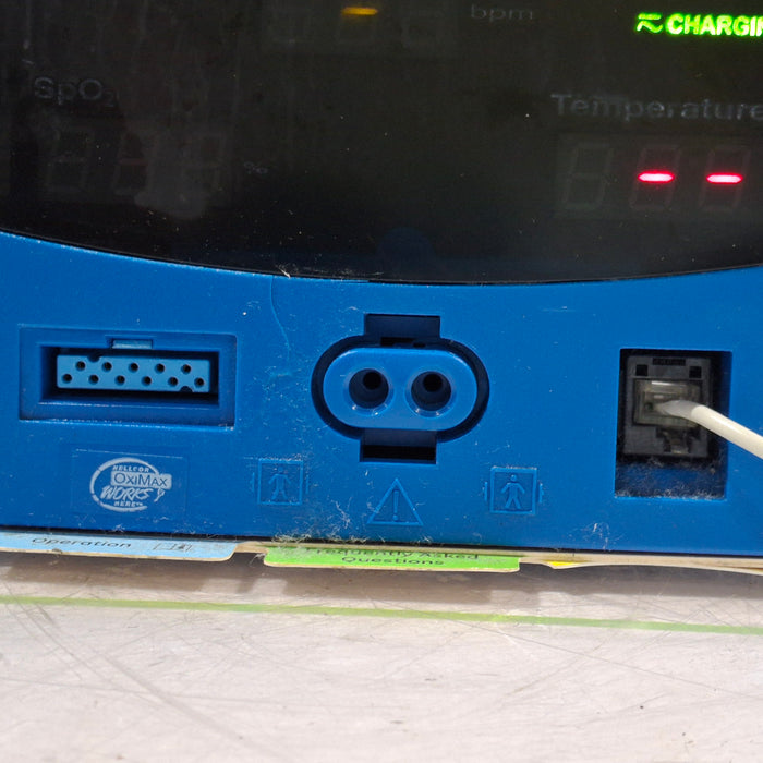 GE Healthcare Dinamap V100 - NIBP, SpO2, Temp Vital Signs Monitor