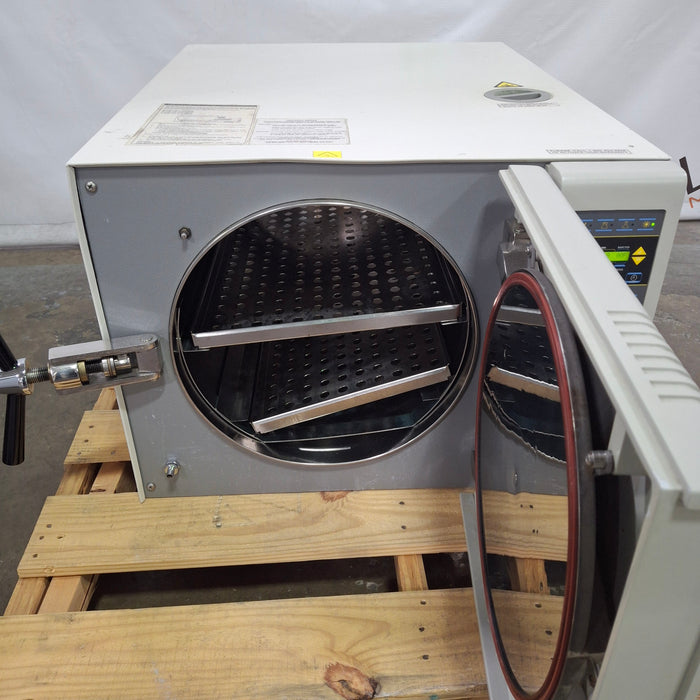 Tuttnauer 3870EA Autoclave
