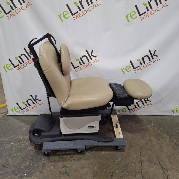 Midmark 630 Procedure Chair