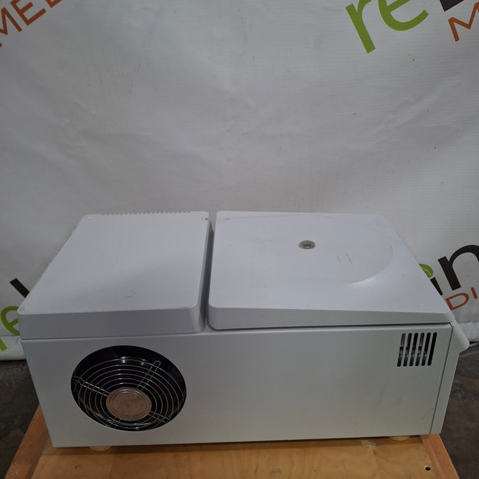 Eppendorf 5417R Centrifuge