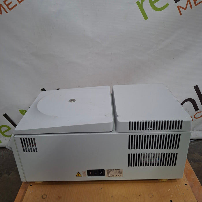 Eppendorf 5417R Centrifuge