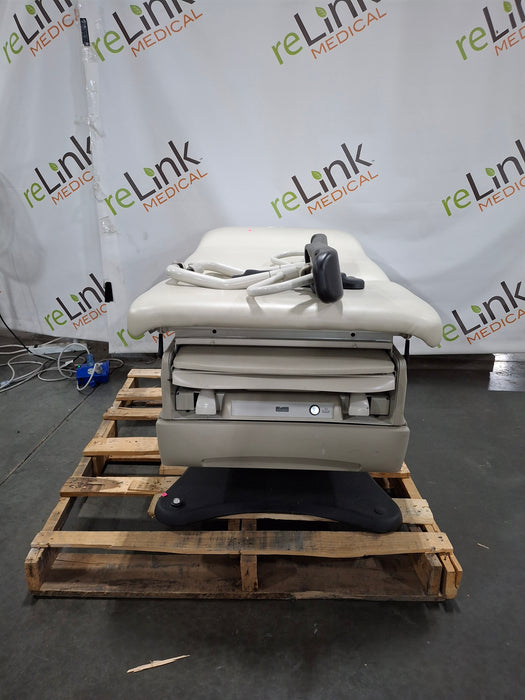 Midmark 625 Barrier-Free Power Exam Table