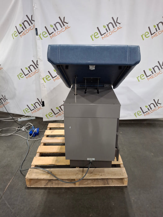 Midmark Ritter 100 Exam Table