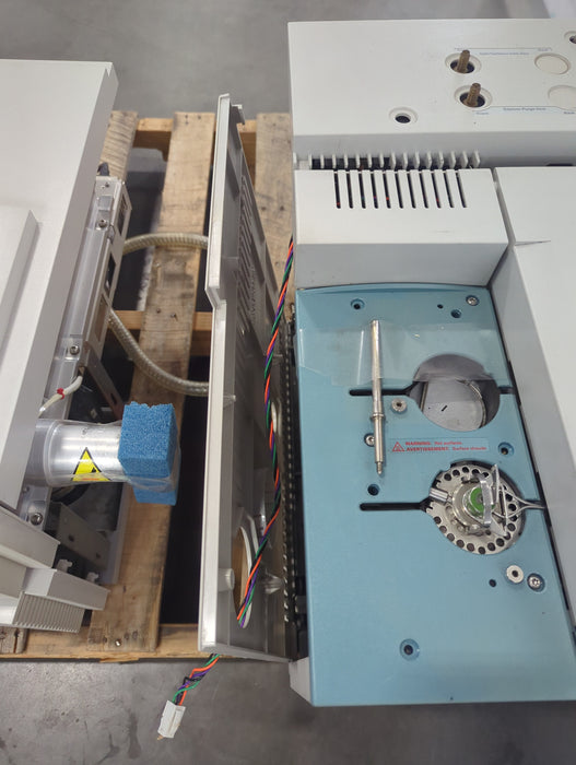 Agilent 6890N Gas Chromatograph